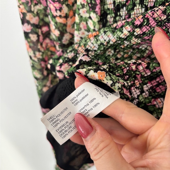 Dex Floral Smocked Top - Picture 6 of 6